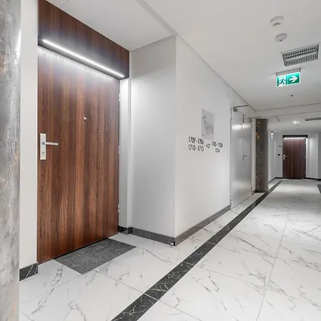 Margi Dali Prestige Lux Hanza Tower * Щецин